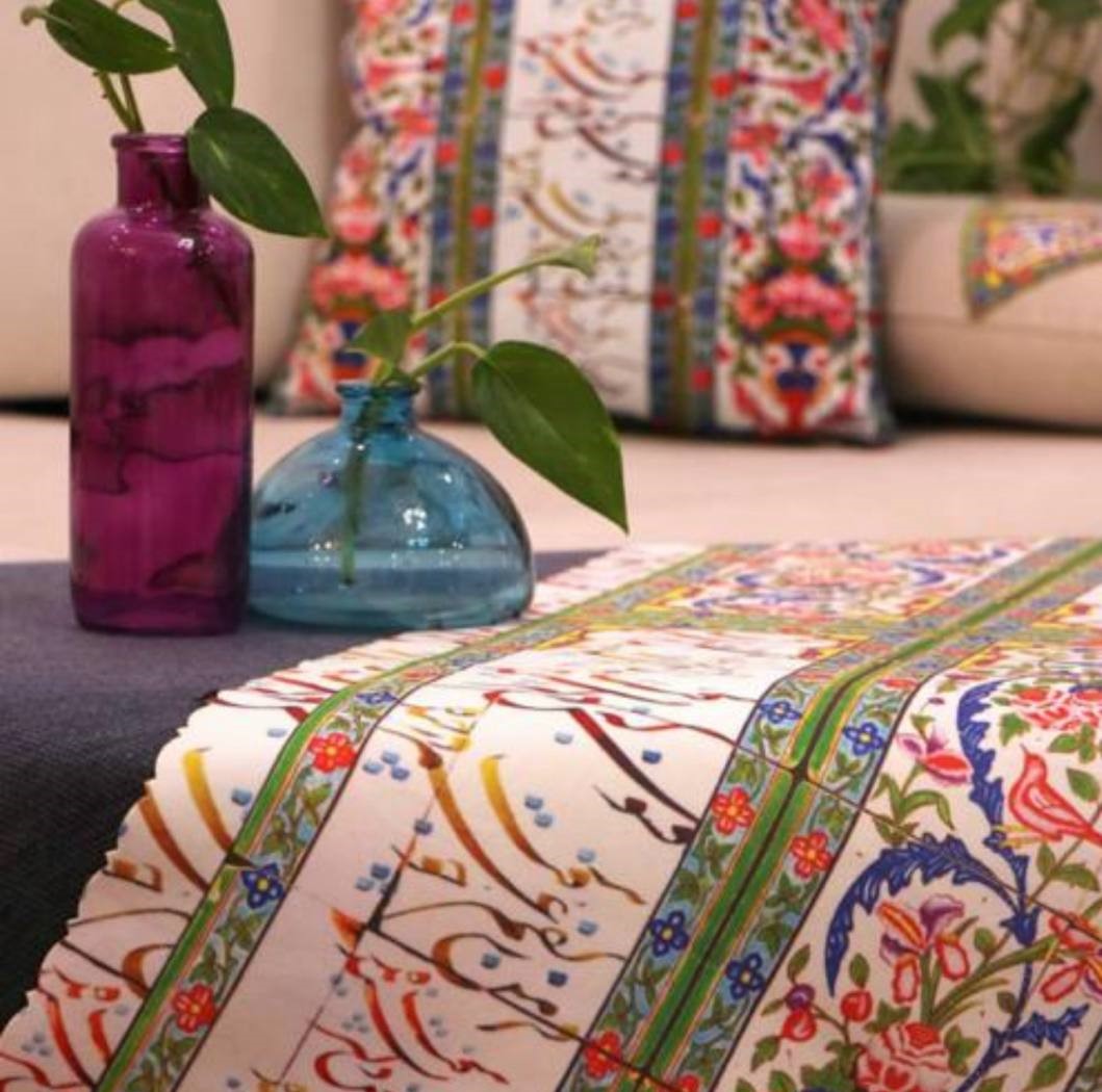 table runner& cushion